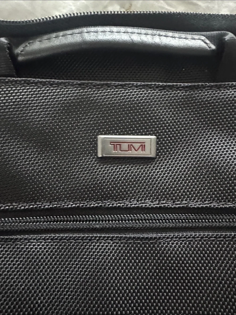 TUMI Black Laptop Briefcase - Sleek Professional Carrying Case